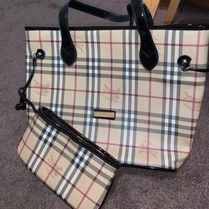 Plaid tote/shoulder bag with matching wristlet